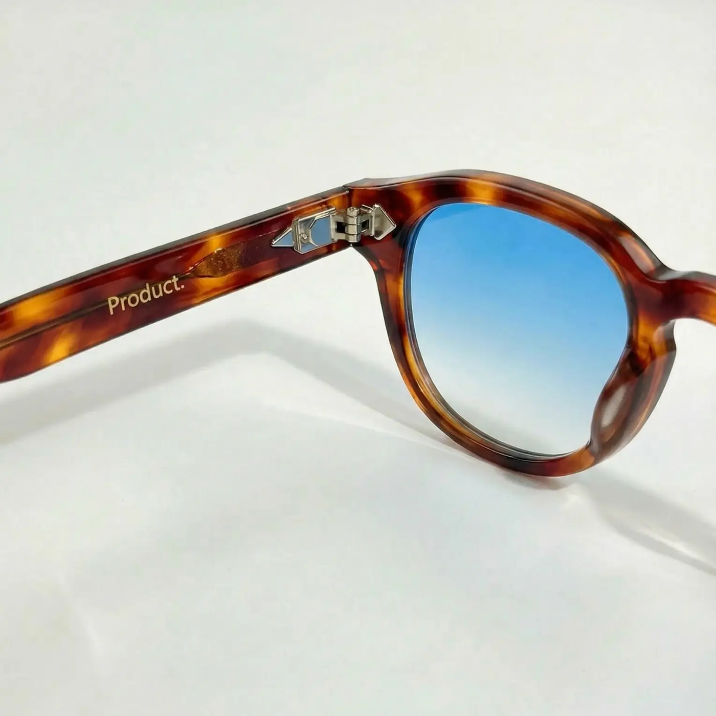 Détail branche monture écaille lunettes de soleil Miami Product Travel verres bleu clair UV400